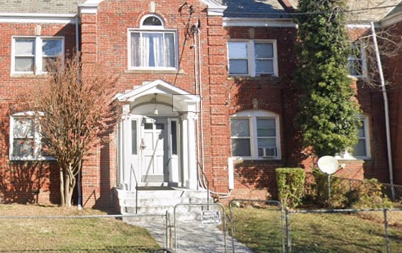 Photo - 560 Lebaum St SE