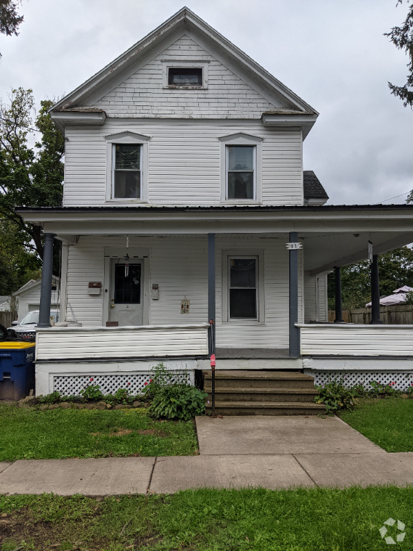 Building Photo - 11 Downer St Unit Upper Rear Rental