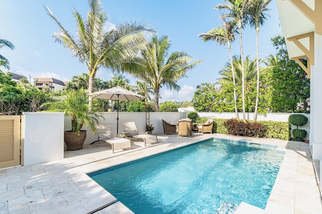 Photo - 1127 Miramar Dr House