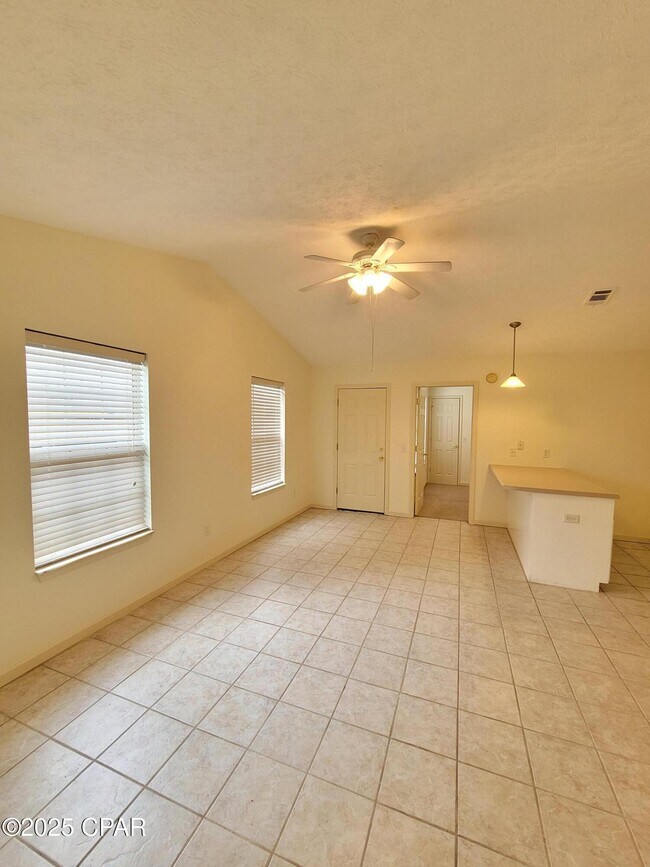 Photo - 5522 Pinetree Ave