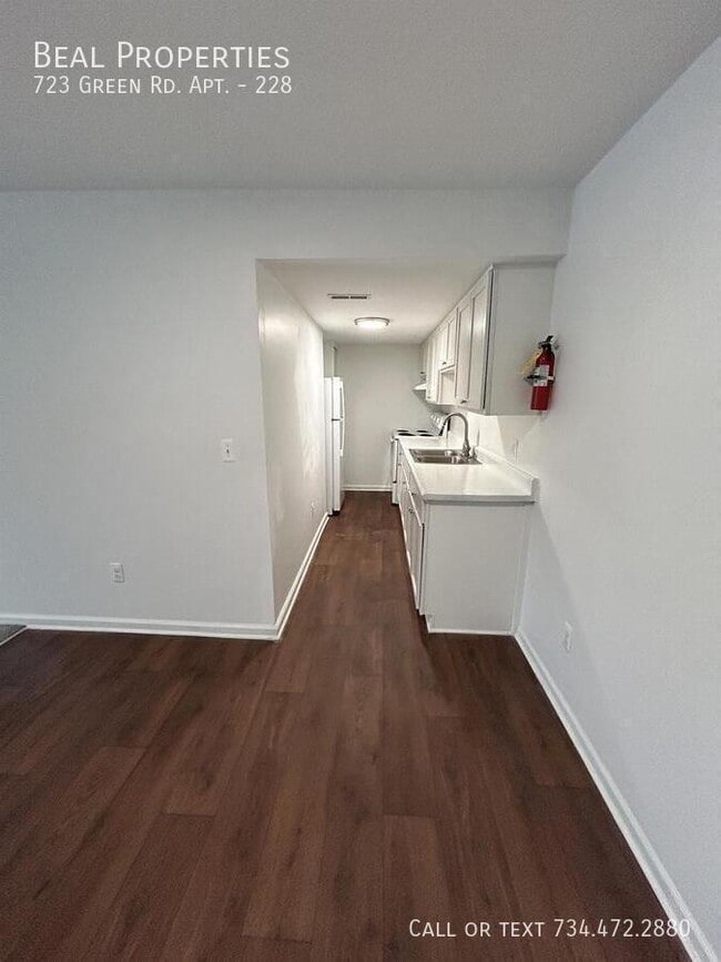 Photo - 723 Green Rd Unit 228