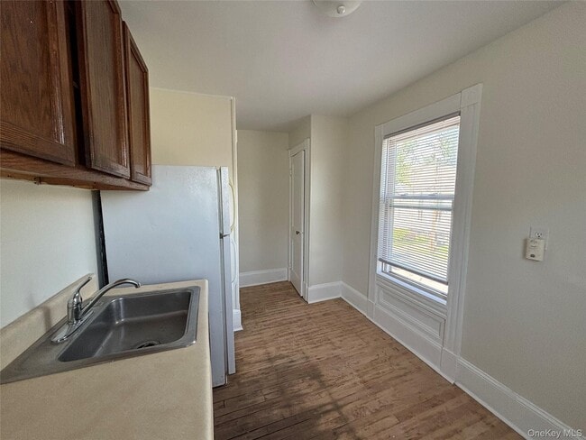 Building Photo - 18 Capron St Unit C