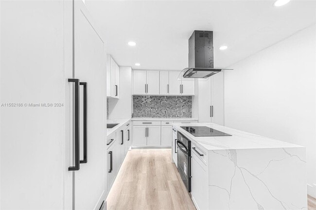 Photo - 216 NE 160th St