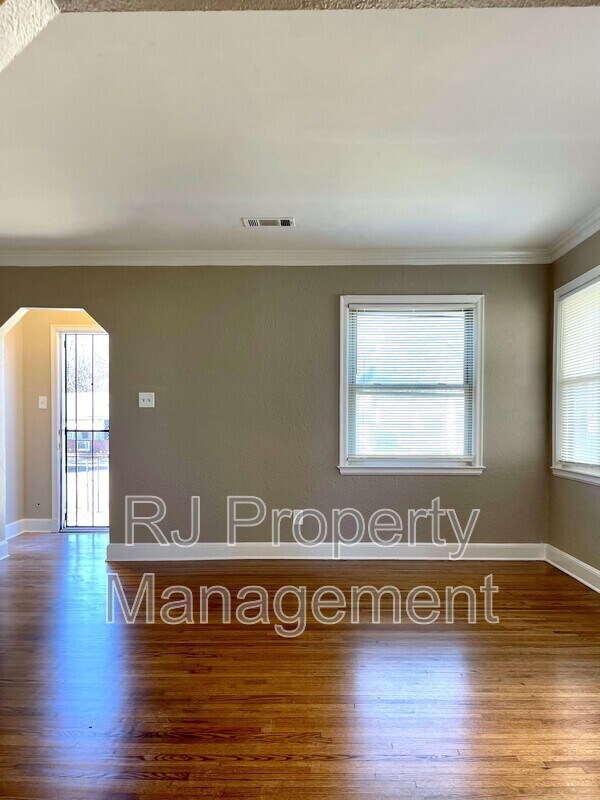 Photo - 1598 Marianna St