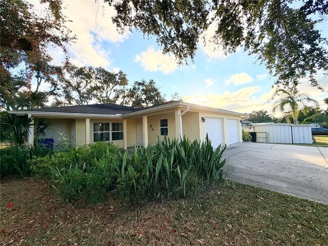 Photo - 1020 2nd Ave NW