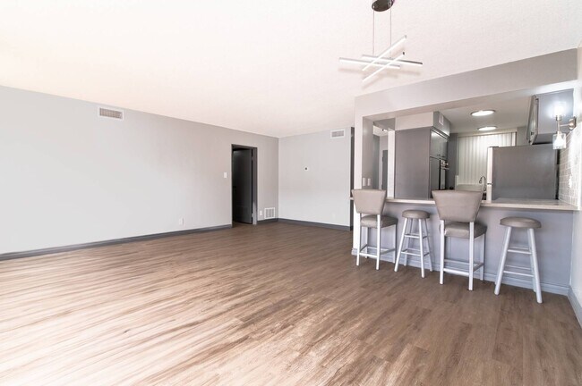 Photo - 6979 Palm Ct Unit 220