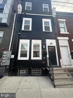 Building Photo - 2215 N 10th St