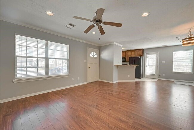 Photo - 3508 Garrow St