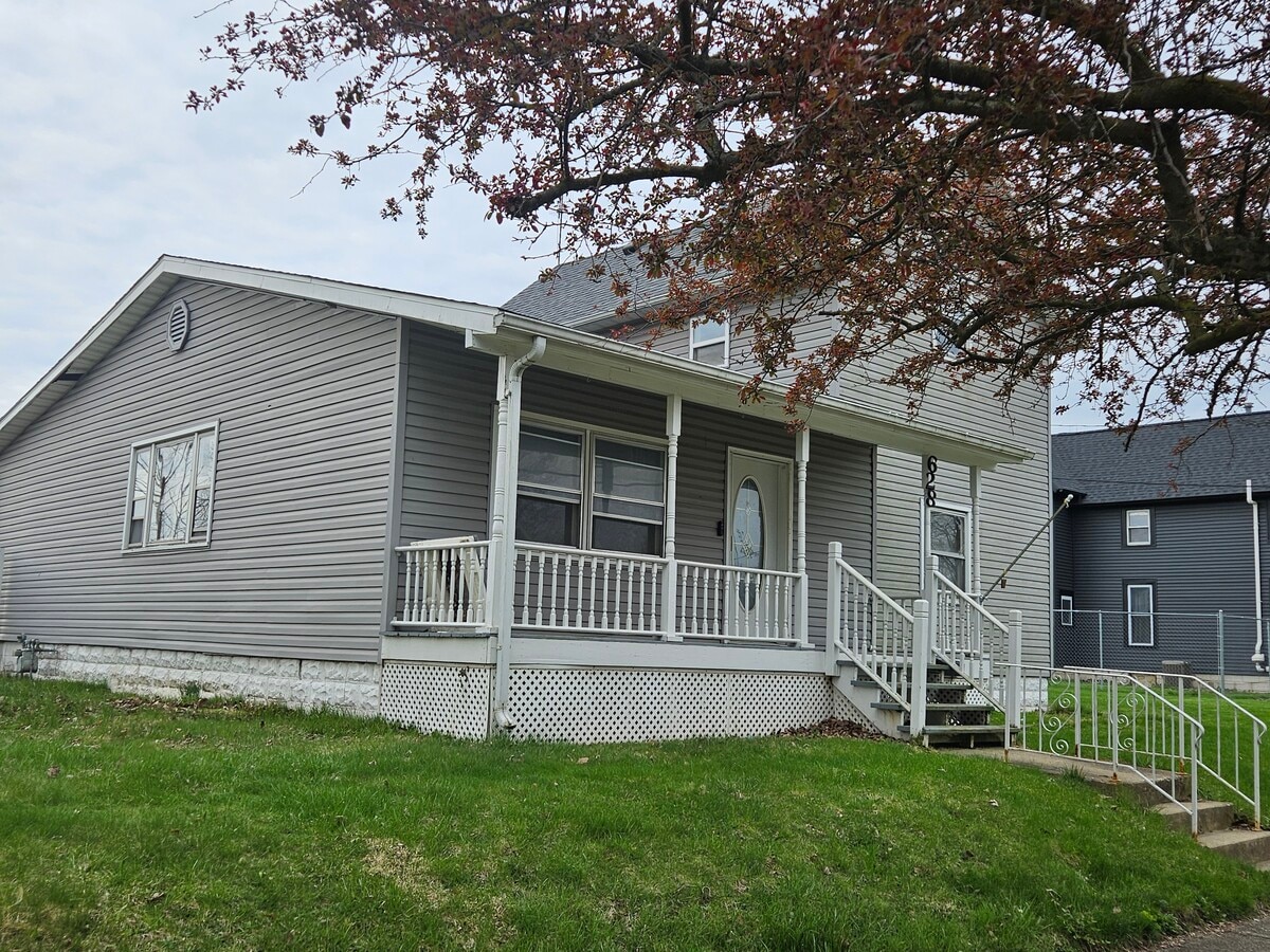 Photo - 628 Dowling St