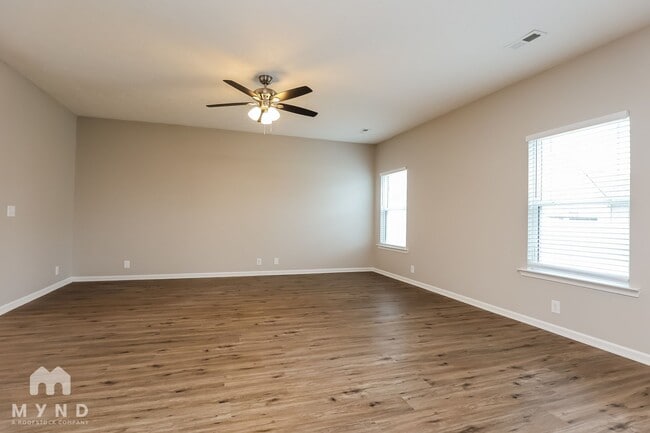 Photo - 1728 Warmingfield Dr