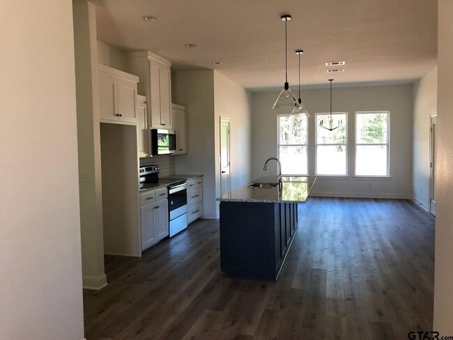 Photo - Like new construction in Flint!