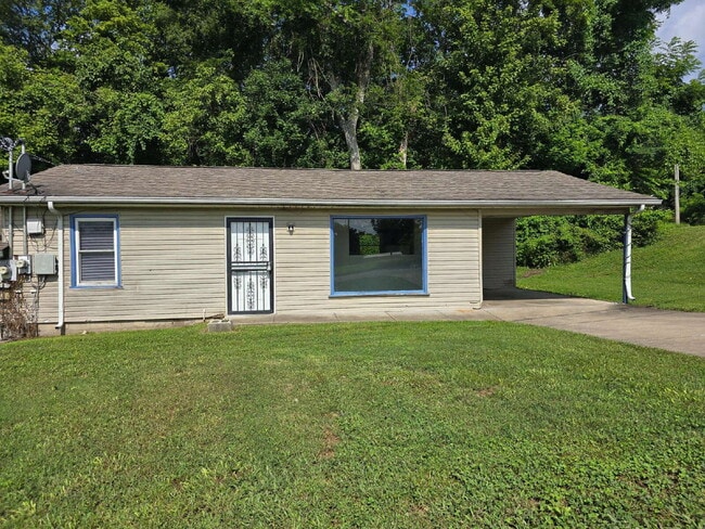 Photo - 198B Locust Dr