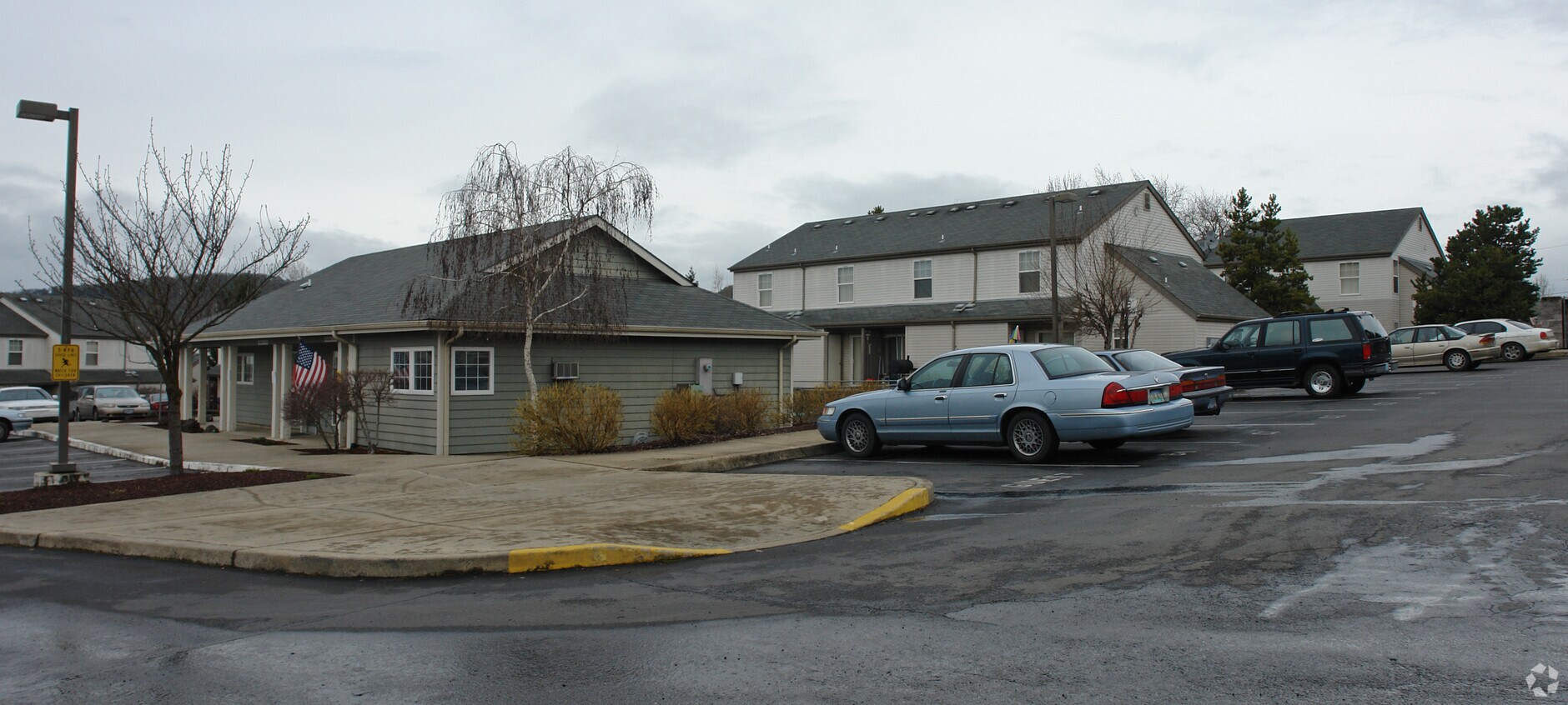 Vine Street Court - Vine Street Court Apartments