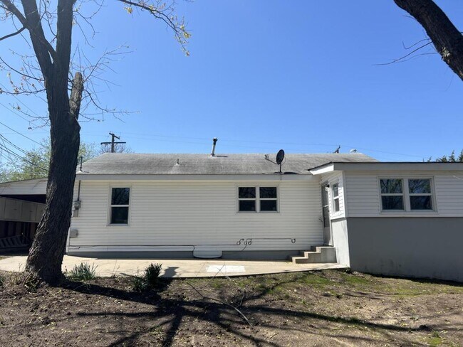 Photo - 3821 S Indiana Ave