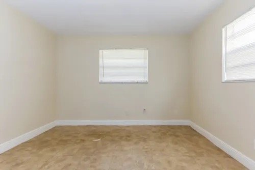 Photo - 7447 Douglas St