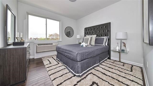 Photo - 304 Broadway Unidad 303