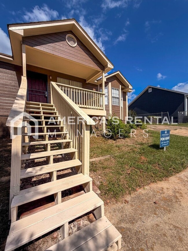 Photo - DEPOSIT PENDING!!! Modern 3BR/2BA – Easy C...