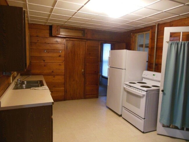 Photo - 17 N Bassett St