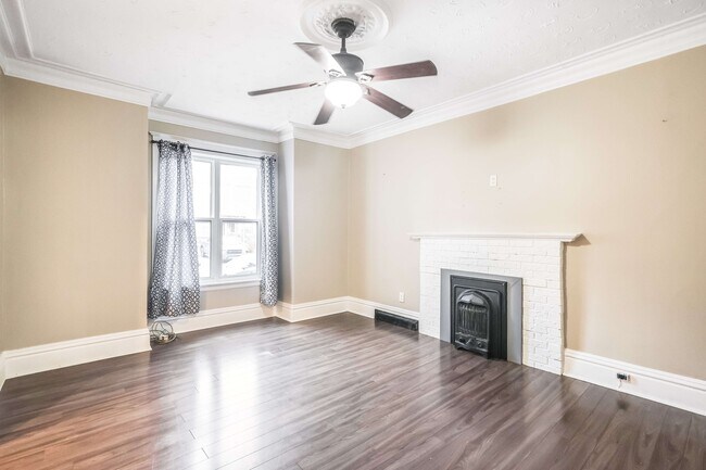 Photo - 24 Holton Av S Unit 1-Bedroom