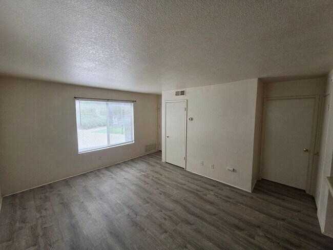 1200 S Riordan Ranch St
