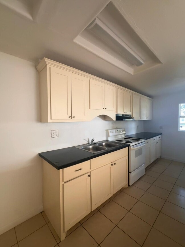 Photo - 1009 Stone St