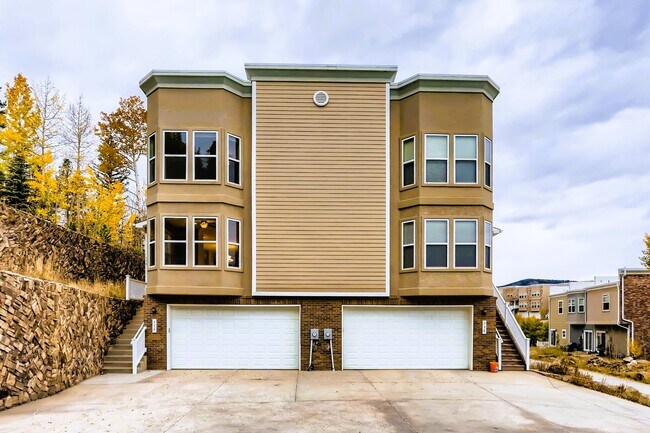 736 Martin Dr