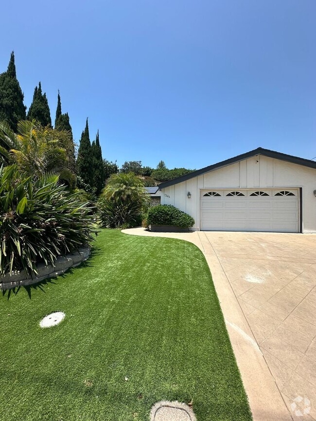 Building Photo - Well Maintained 3 Bedroom Home w/Solar