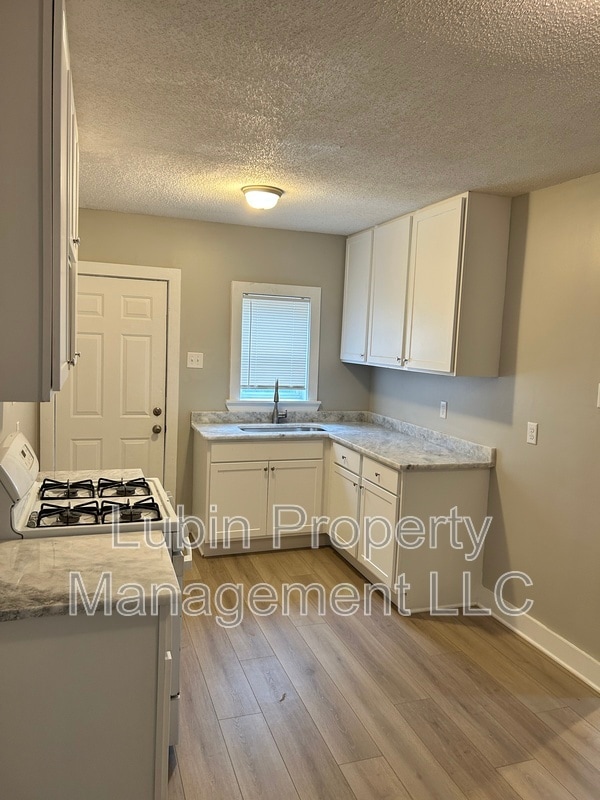 Photo - 2406 Forest Ave