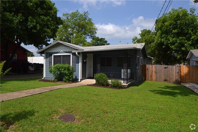 Building Photo - 2205 Coleto St Rental