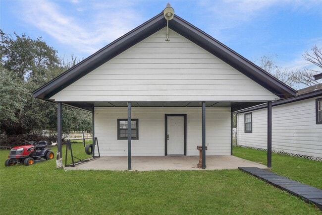 Building Photo - 22855 E Martin Dr