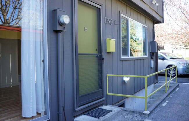 Photo - 1190-1194 SE Haig St Unit 1190