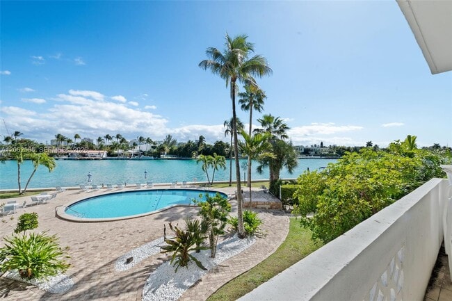 Building Photo - 9101 E Bay Harbor Dr Unit 204