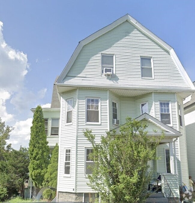 Building Photo - 27 Princeton St Unit 2 Rental