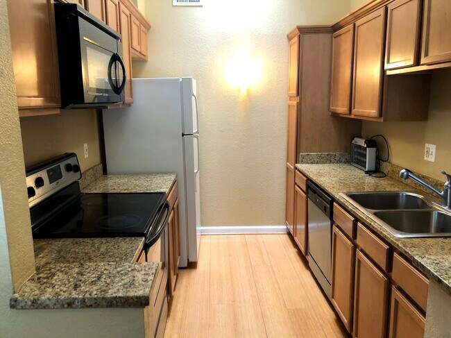 kitchen - 7100 Stella Ln Apartments Unit 22
