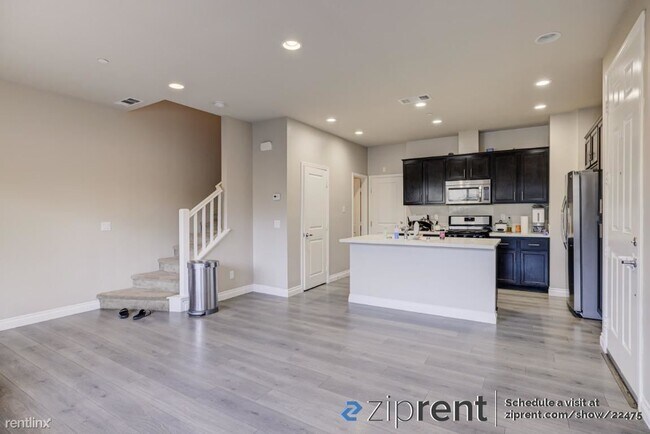 Photo - 3 br, 2.5 bath Condo - 1362 Caminito Veran...