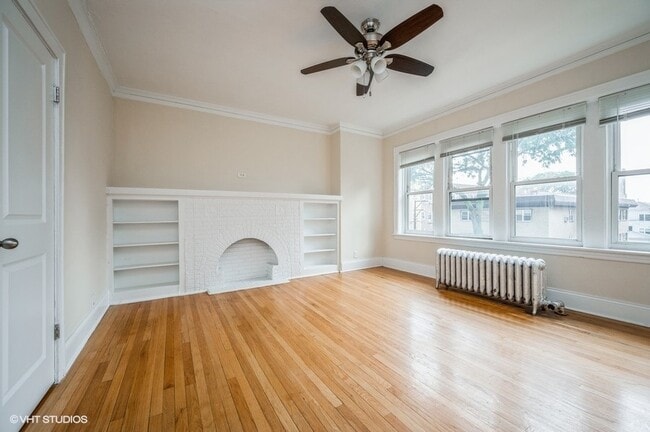 Photo - 4823 N Springfield Ave Unidad 2W