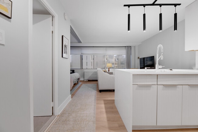 Photo - 922 24th St NW Unidad 606