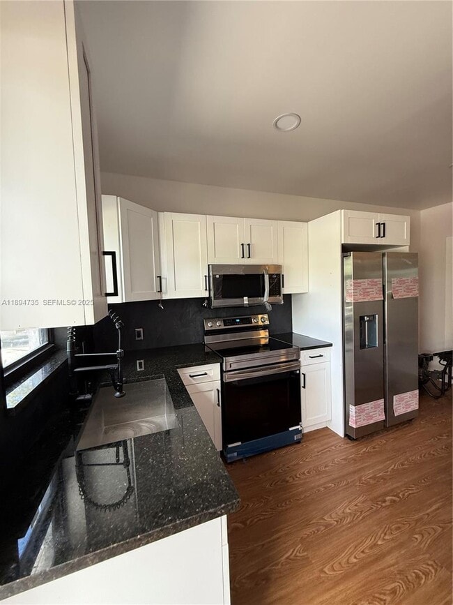 Photo - 512 NW 2nd Ave Unidad B