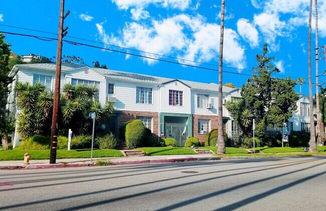 Courtney Manor - 7675 Hollywood Blvd Unidad 14
