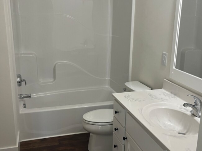 Photo - 220 Hogan Rd