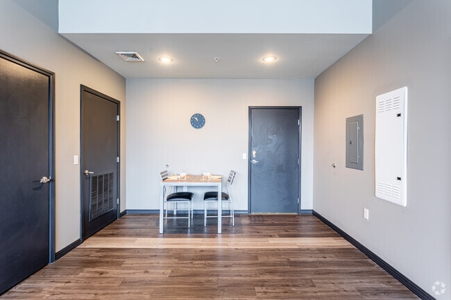 1HAB, 1BA - 672 ft² - The U at Park East