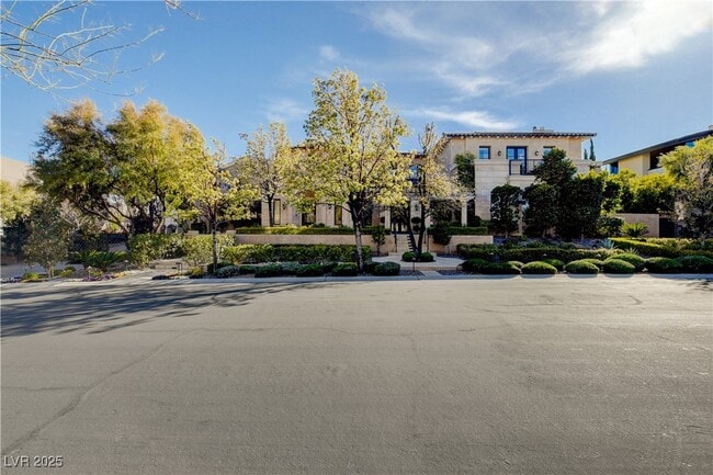 Building Photo - 11 Sable Ridge Ct