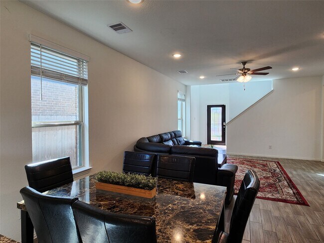 Photo - 31322 Whitfield Ct