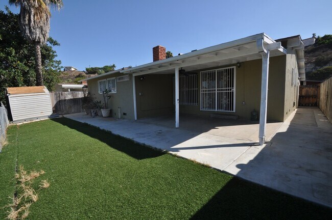 Building Photo - 4BR/2BA house with View, private yard!