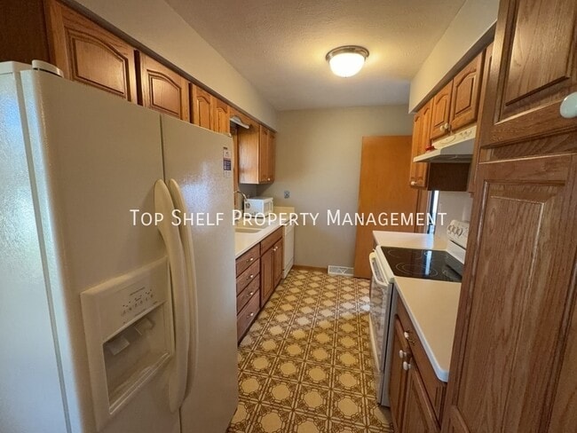 Photo - 2556 Grandview Ave