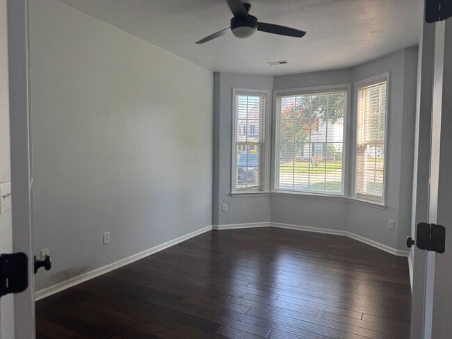 Photo - 800 Pinkney Pl