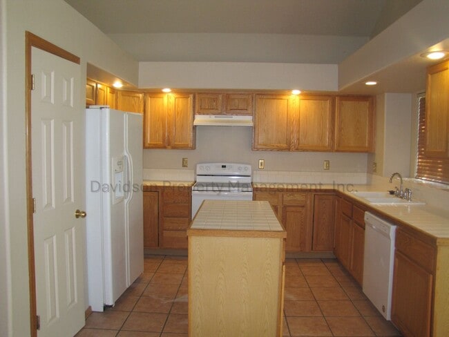 Photo - Spacious 4 Bedroom House in Northeast Colorado Springs