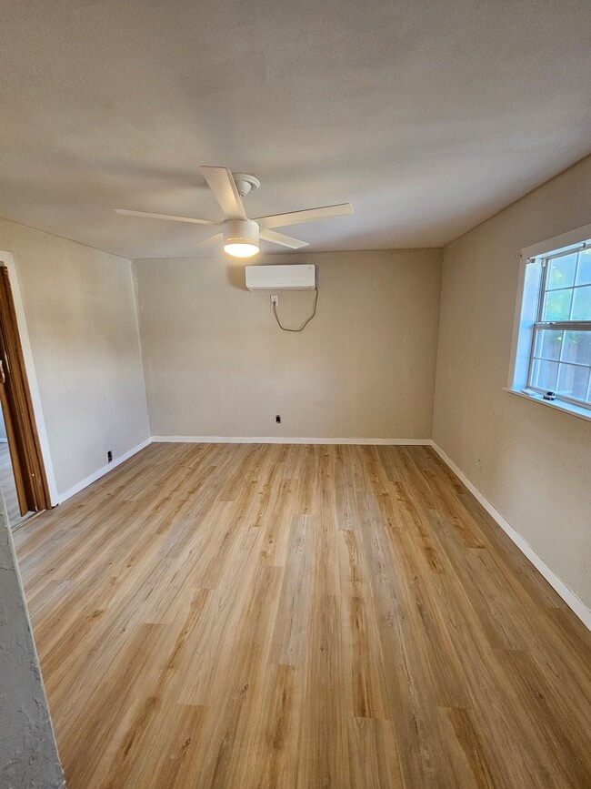 Photo - 1217 Indiana St