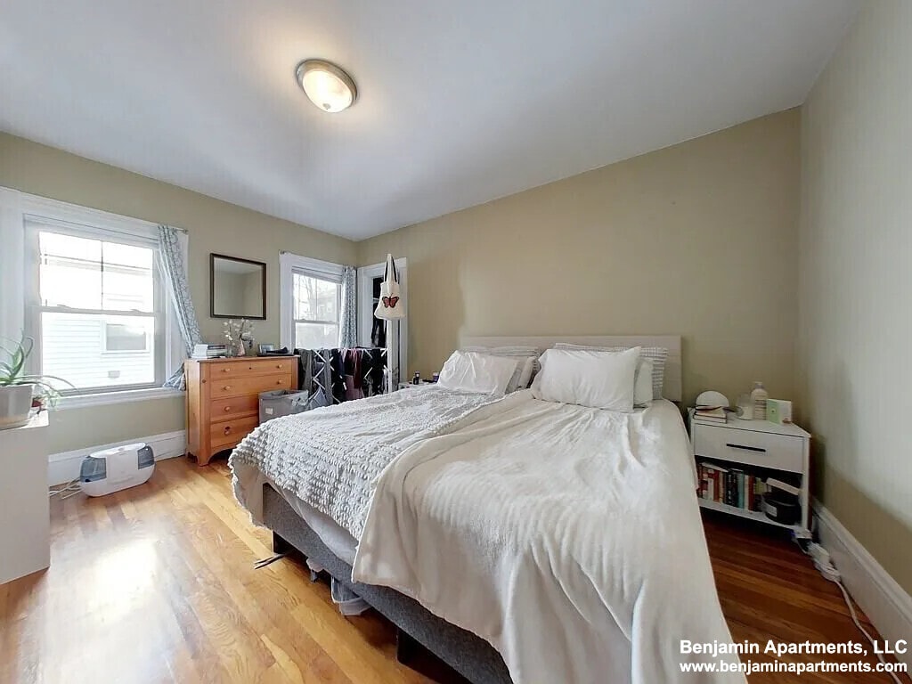 Photo - 22 Brooks St