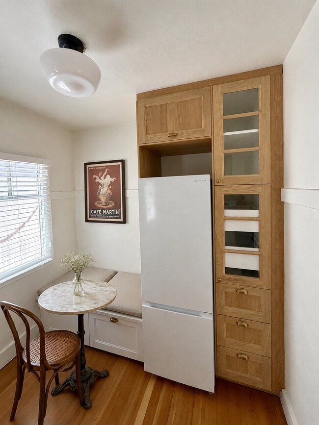 Building Photo - 253 S Lemon St
